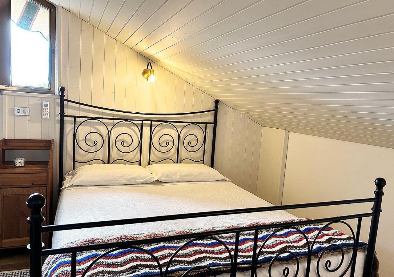 La Mansardina Apartment Venegono Superiore Luaran gambar