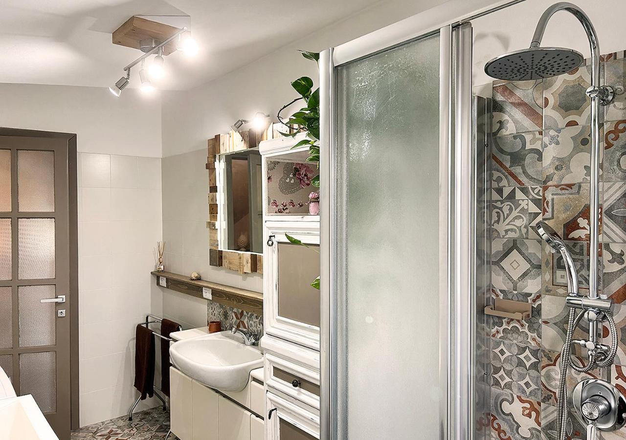 La Mansardina Apartment Venegono Superiore Luaran gambar