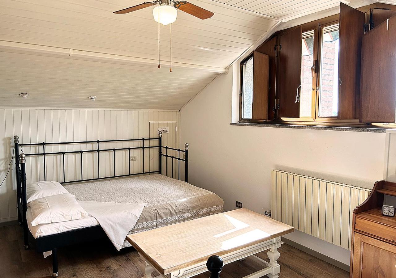 La Mansardina Apartment Venegono Superiore Luaran gambar