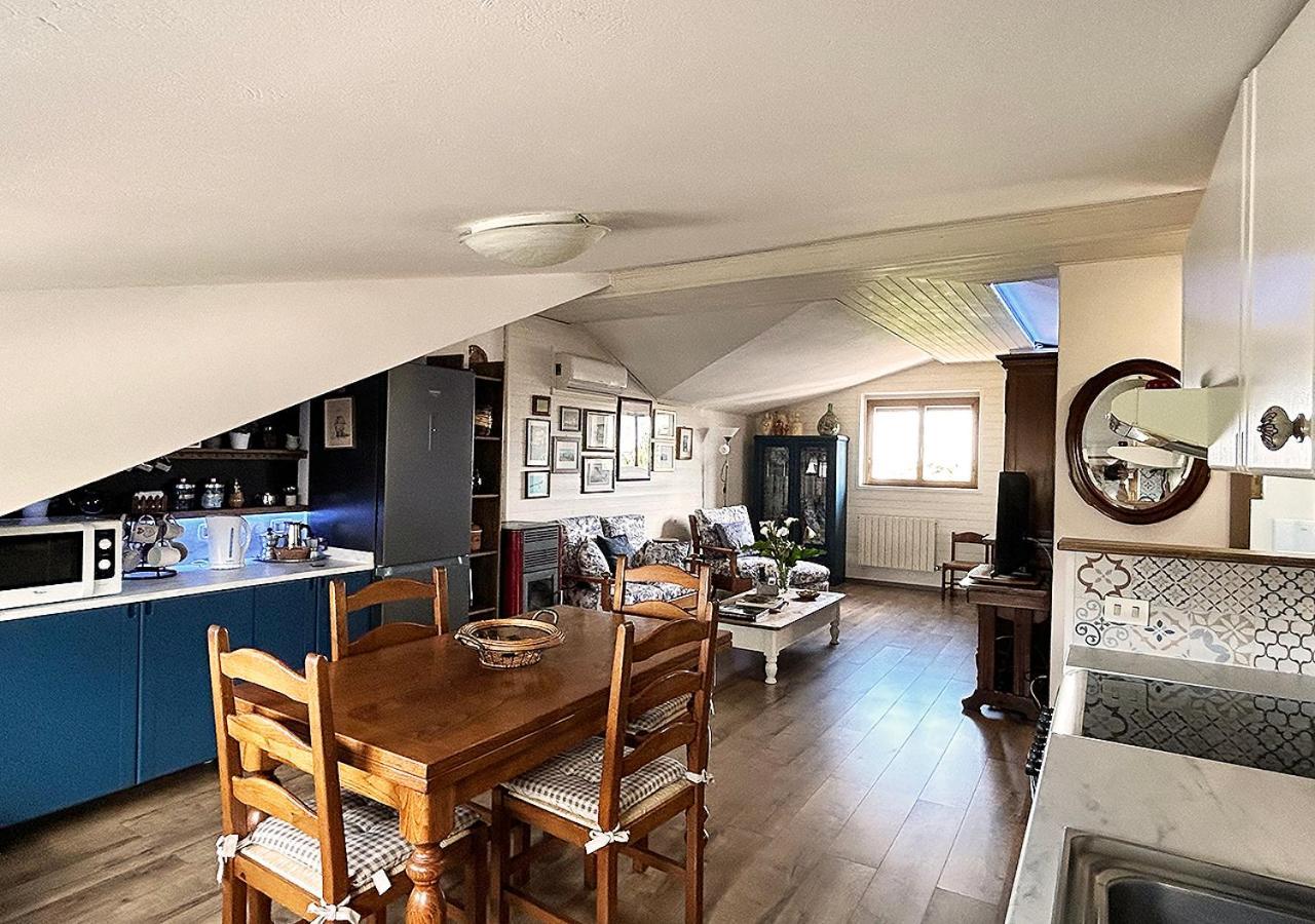 La Mansardina Apartment Venegono Superiore Luaran gambar