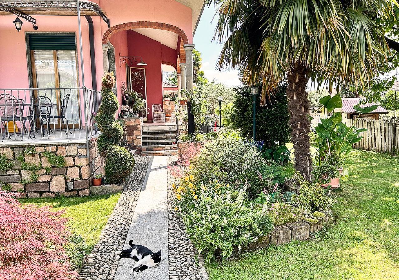 La Mansardina Apartment Venegono Superiore Luaran gambar